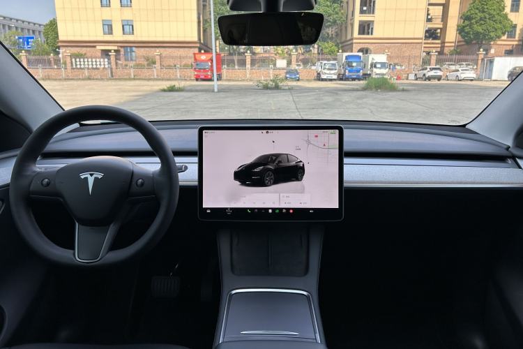 Used Tesla Model Y 2023 Rear-Wheel-Drive Version Interior 1