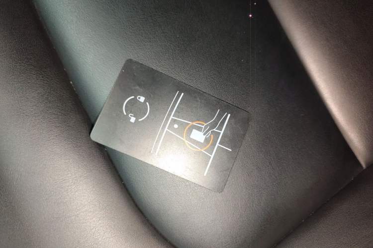 Used Tesla Model Y 2023 Rear-Wheel-Drive Version Interior 1