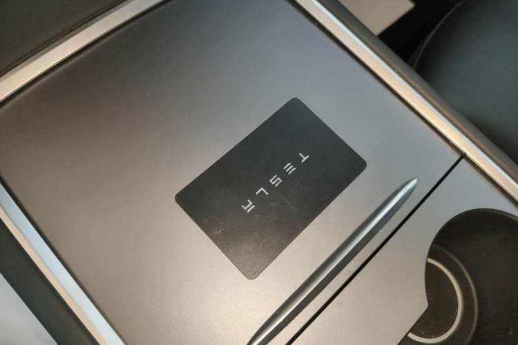 Used Tesla Model Y 2023 Long-Range All-Wheel-Drive Version Interior 1