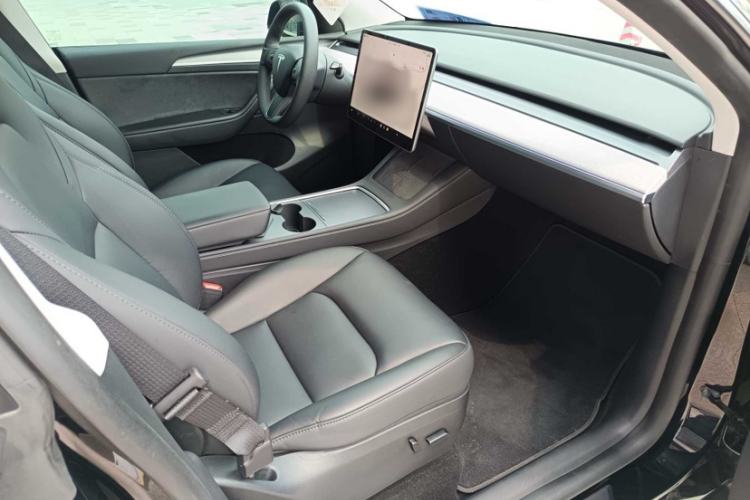Used Tesla Model Y 2023 Rear-Wheel-Drive Version Interior 10