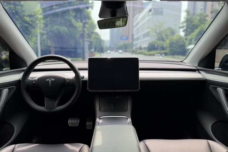 Used Tesla Model Y 2023 Rear-Wheel-Drive Version Interior 10