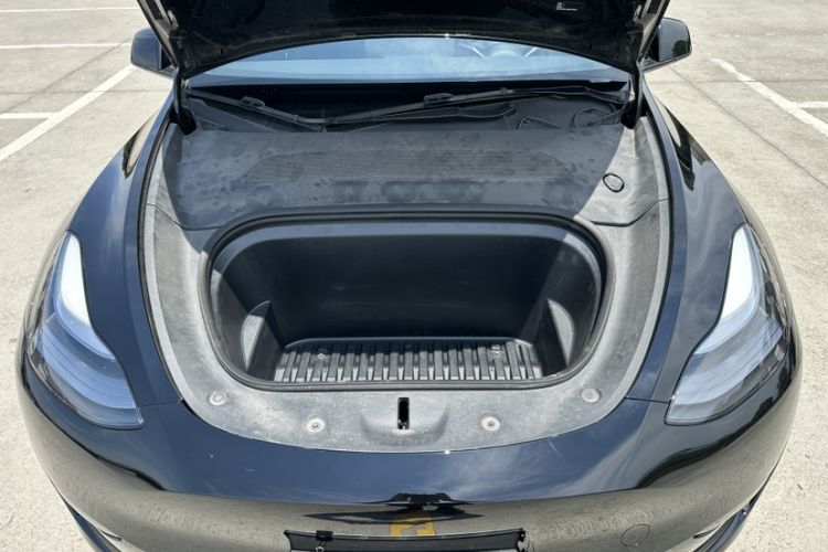 Used Tesla Model Y 2023 Rear-Wheel-Drive Version Interior 11