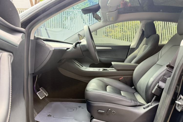 Used Tesla Model Y 2023 Rear-Wheel-Drive Version Interior 11