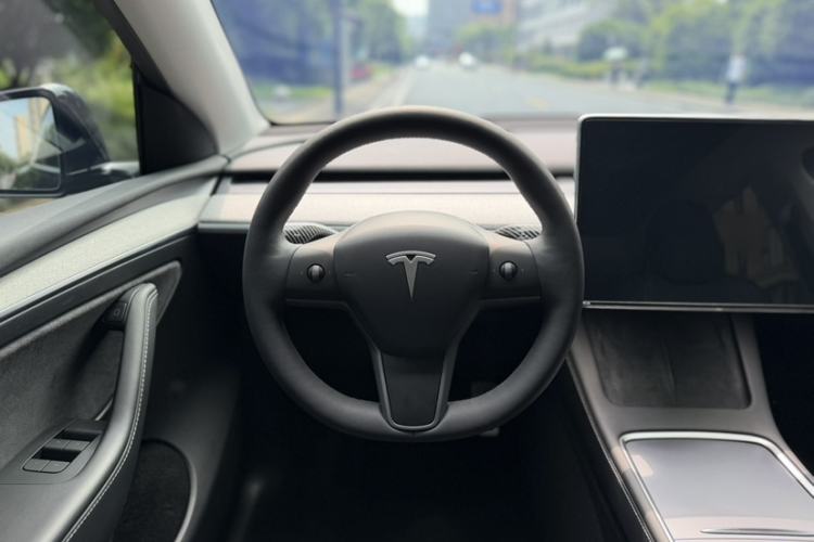 Used Tesla Model Y 2023 Rear-Wheel-Drive Version Interior 11