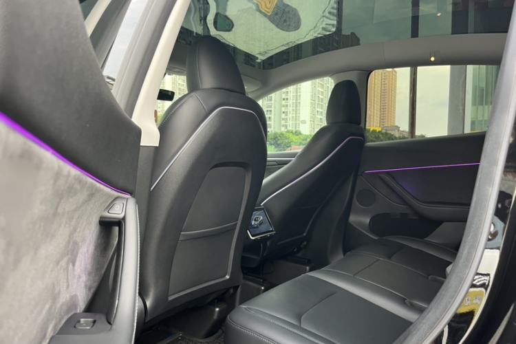 Used Tesla Model Y 2023 Long-Range All-Wheel-Drive Version Interior 2