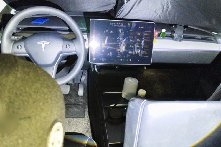 Used Tesla Model Y 2023 Long-Range All-Wheel-Drive Version Interior 2