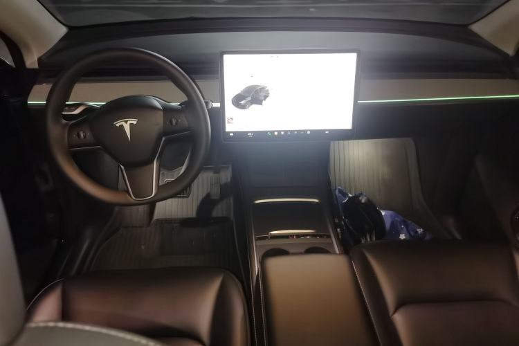 Used Tesla Model Y 2023 Rear-Wheel-Drive Version Interior 2