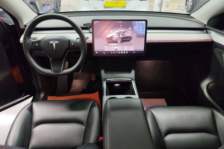 Used Tesla Model Y 2023 Rear-Wheel-Drive Version Interior 2