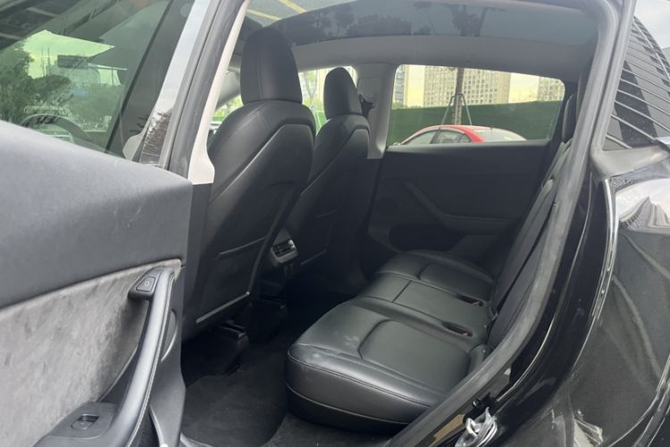 Used Tesla Model Y 2023 Rear-Wheel-Drive Version Interior 2
