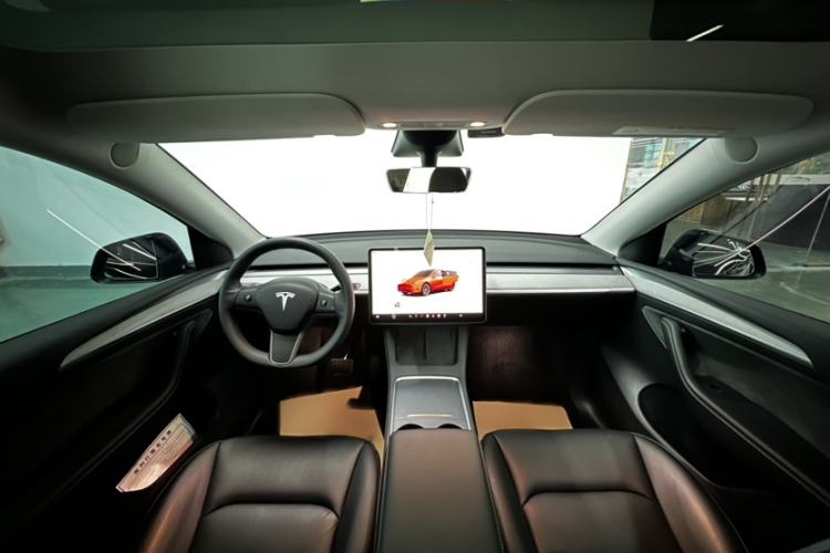 Used Tesla Model Y 2023 Long-Range All-Wheel-Drive Version Interior 2
