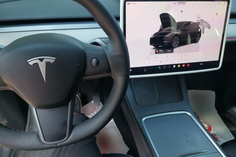 Used Tesla Model Y 2023 Rear-Wheel-Drive Version Interior 2