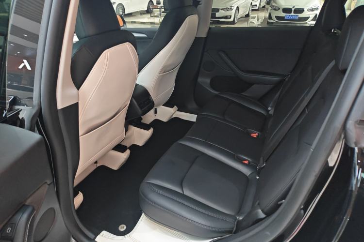 Used Tesla Model Y 2023 Rear-Wheel-Drive Version Interior 2