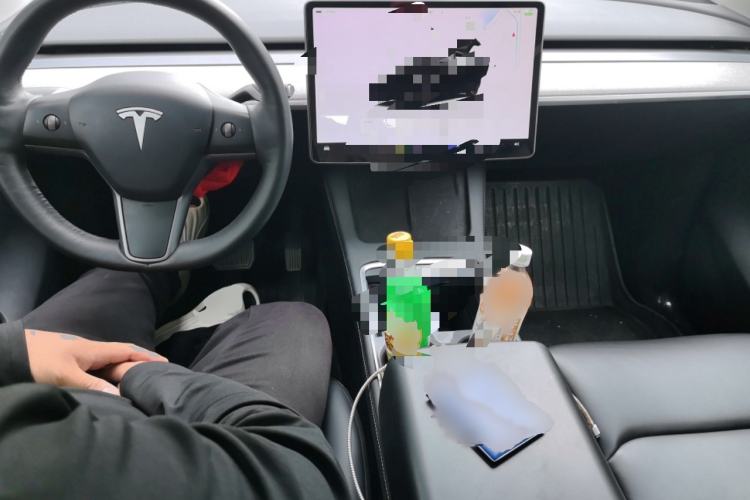 Used Tesla Model Y 2023 Rear-Wheel-Drive Version Interior 2