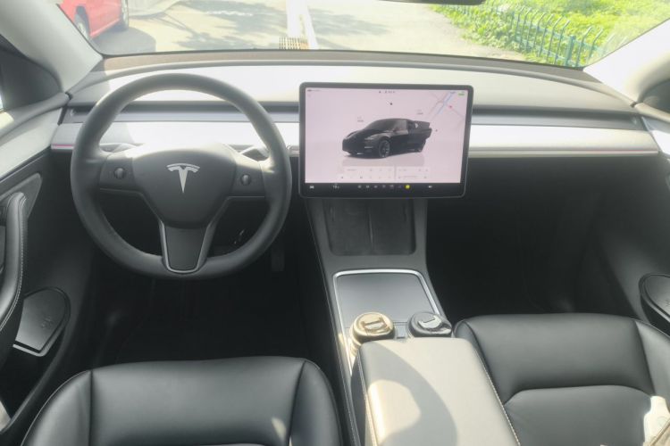 Used Tesla Model Y 2023 Long-Range All-Wheel-Drive Version Interior 2