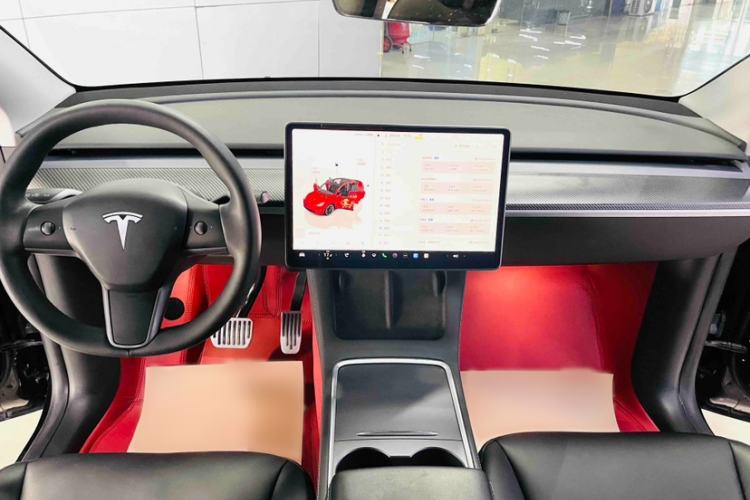 Used Tesla Model Y 2023 Long-Range All-Wheel-Drive Version Interior 2