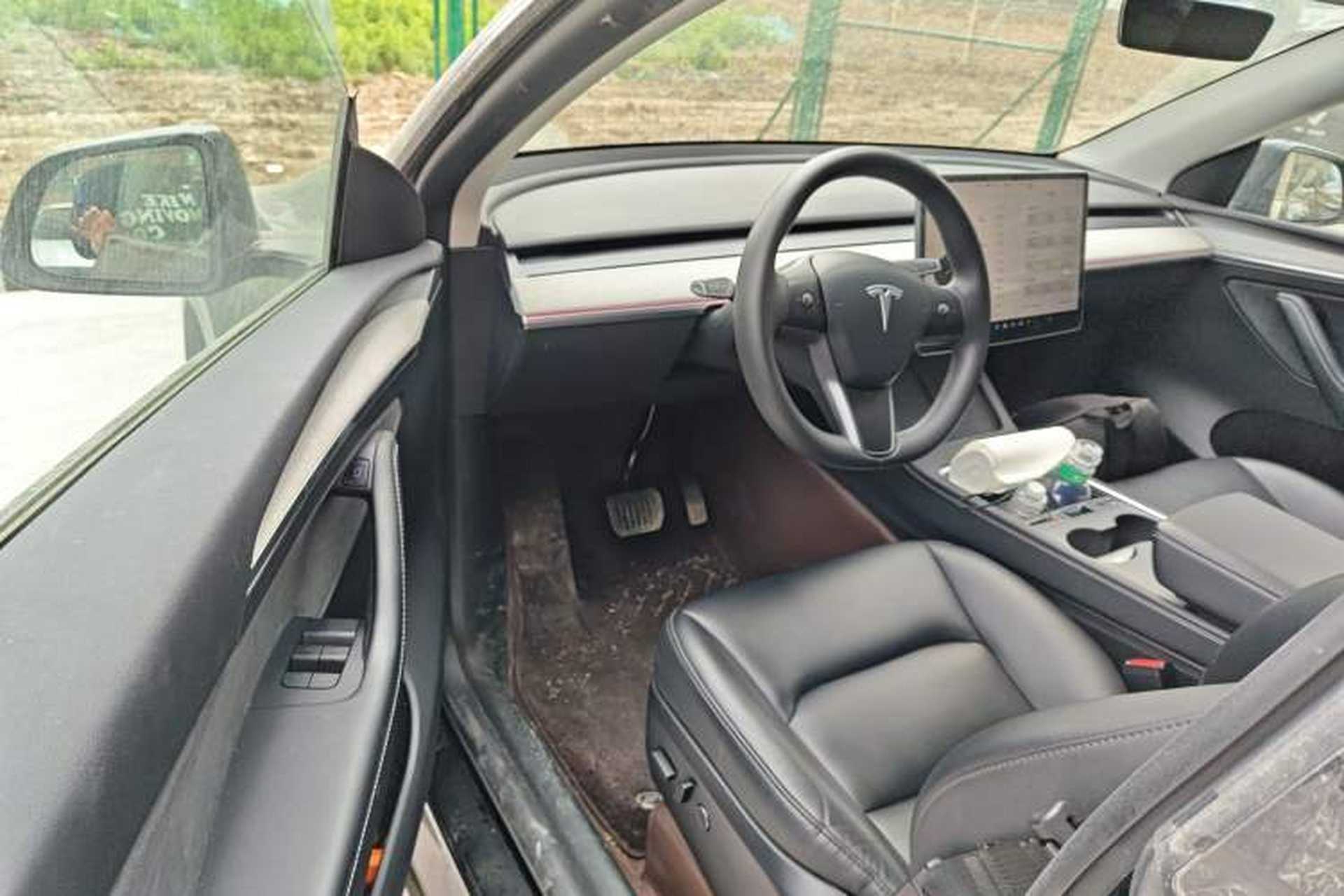Used Tesla Model Y 2023 Rear-Wheel-Drive Version Interior 3