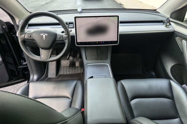 Used Tesla Model Y 2023 Rear-Wheel-Drive Version Interior 3