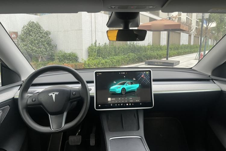 Used Tesla Model Y 2023 Rear-Wheel-Drive Version Interior 3