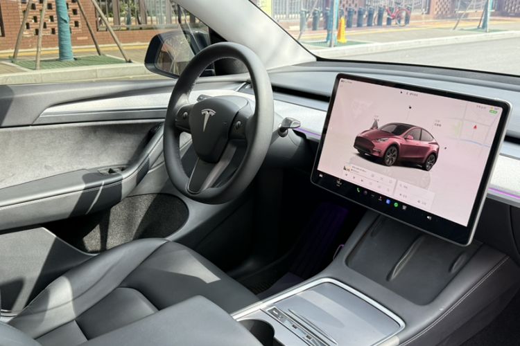 Used Tesla Model Y 2023 Rear-Wheel-Drive Version Interior 3