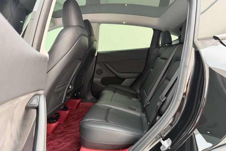Used Tesla Model Y 2023 Rear-Wheel-Drive Version Interior 3