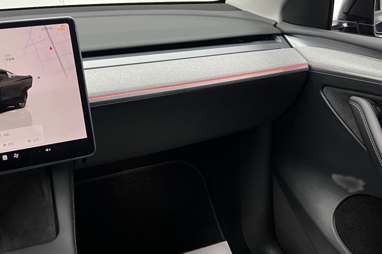 Used Tesla Model Y 2023 Long-Range All-Wheel-Drive Version Interior 3