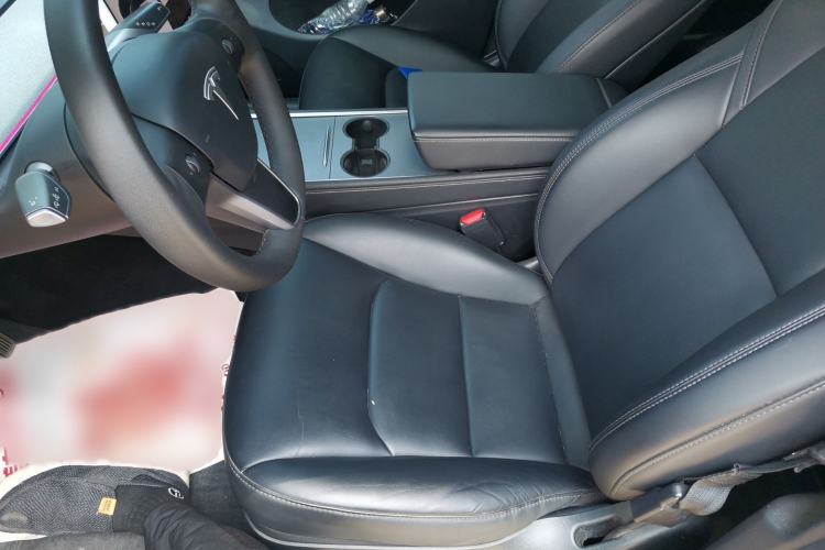 Used Tesla Model Y 2023 Rear-Wheel-Drive Version Interior 3
