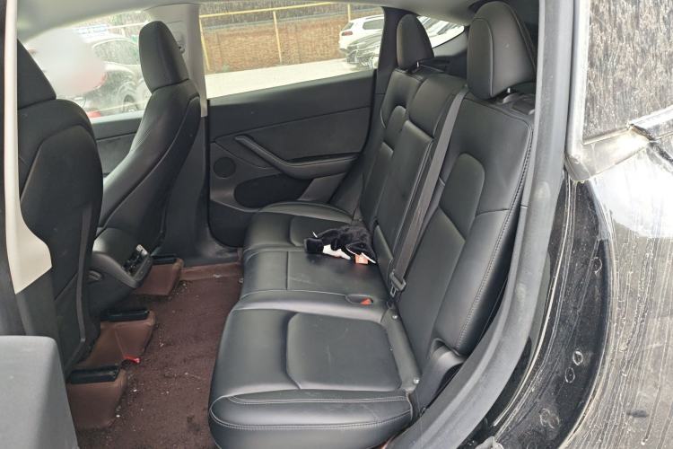 Used Tesla Model Y 2023 Rear-Wheel-Drive Version Interior 4