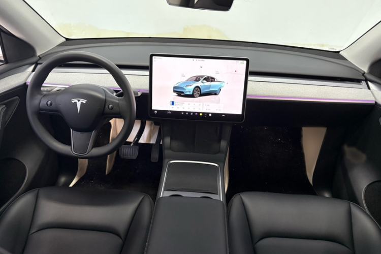 Used Tesla Model Y 2023 Rear-Wheel-Drive Version Interior 4