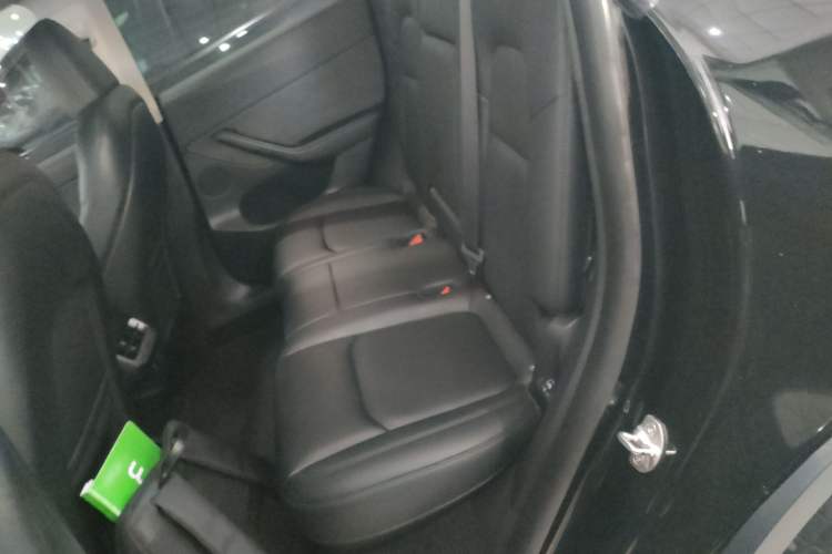 Used Tesla Model Y 2023 Rear-Wheel-Drive Version Interior 4