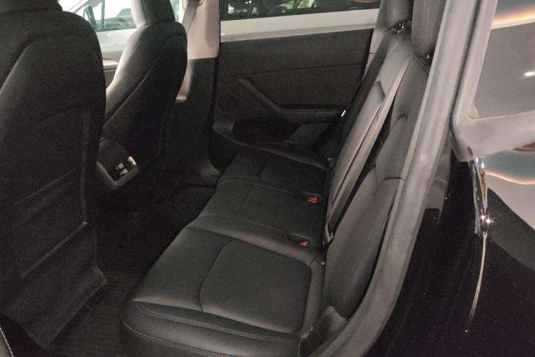 Used Tesla Model Y 2023 Rear-Wheel-Drive Version Interior 4