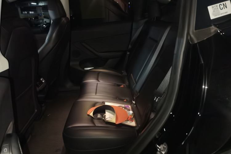 Used Tesla Model Y 2023 Rear-Wheel-Drive Version Interior 4