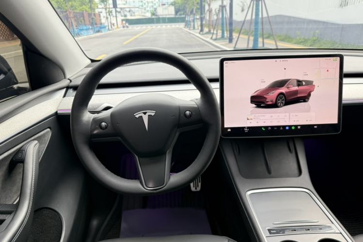 Used Tesla Model Y 2023 Rear-Wheel-Drive Version Interior 4