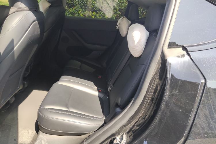 Used Tesla Model Y 2023 Rear-Wheel-Drive Version Interior 4
