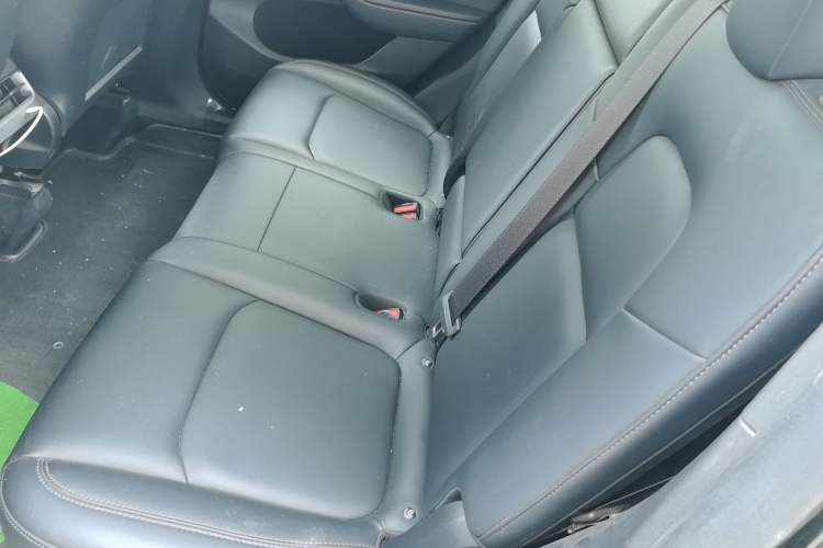 Used Tesla Model Y 2023 Rear-Wheel-Drive Version Interior 4