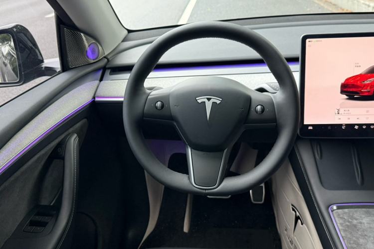 Used Tesla Model Y 2023 Rear-Wheel-Drive Version Interior 4