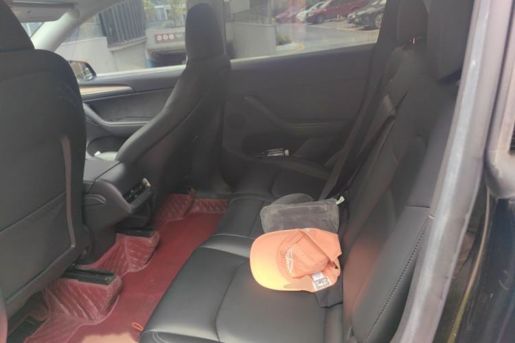 Used Tesla Model Y 2023 Rear-Wheel-Drive Version Interior 4
