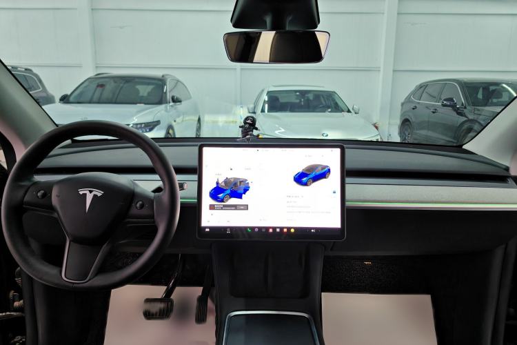 Used Tesla Model Y 2023 Rear-Wheel-Drive Version Interior 5