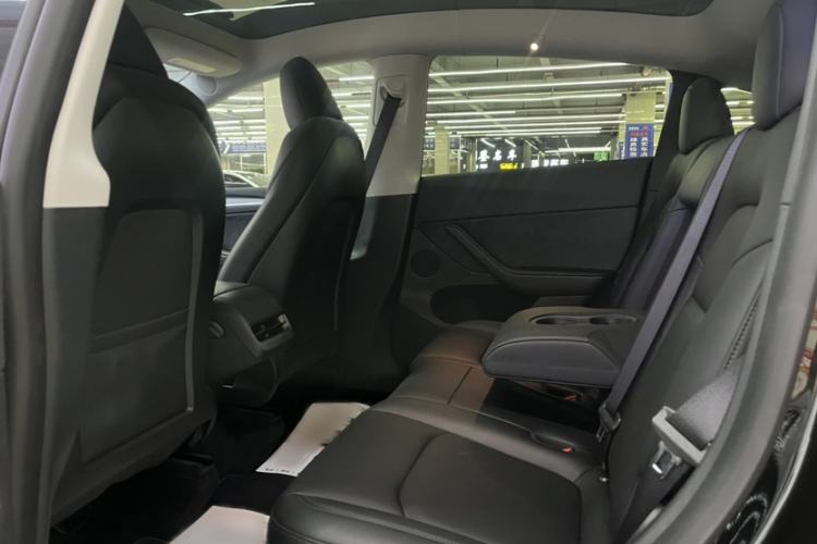 Used Tesla Model Y 2023 Rear-Wheel-Drive Version Interior 5