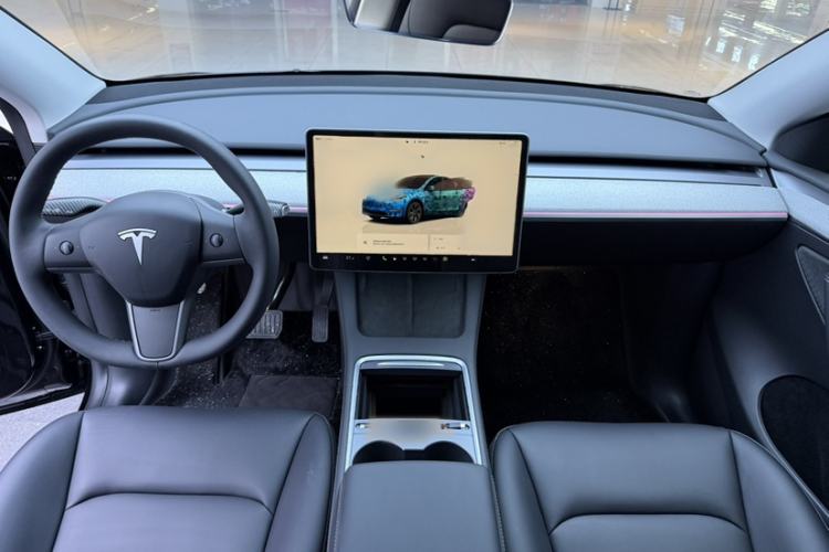 Used Tesla Model Y 2023 Rear-Wheel-Drive Version Interior 5