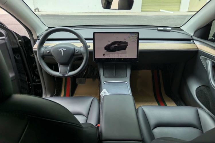 Used Tesla Model Y 2023 Rear-Wheel-Drive Version Interior 6