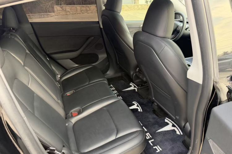 Used Tesla Model Y 2023 Rear-Wheel-Drive Version Interior 6