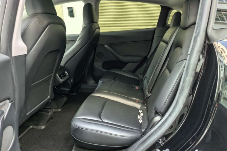 Used Tesla Model Y 2023 Rear-Wheel-Drive Version Interior 7