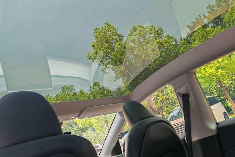 Used Tesla Model Y 2023 Rear-Wheel-Drive Version Interior 7