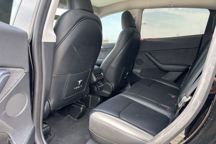 Used Tesla Model Y 2023 Rear-Wheel-Drive Version Interior 7