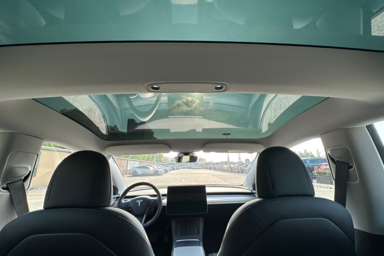 Used Tesla Model Y 2023 Rear-Wheel-Drive Version Interior 8