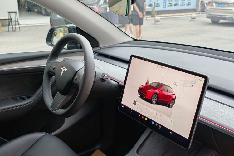 Used Tesla Model Y 2023 Rear-Wheel-Drive Version Interior 8