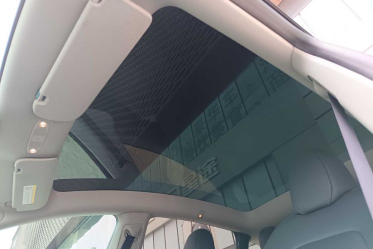 Used Tesla Model Y 2023 Rear-Wheel-Drive Version Interior 8