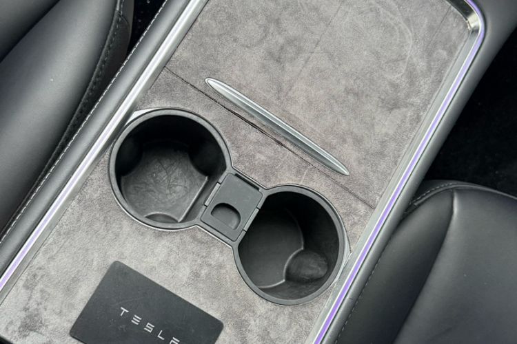 Used Tesla Model Y 2023 Rear-Wheel-Drive Version Interior 9
