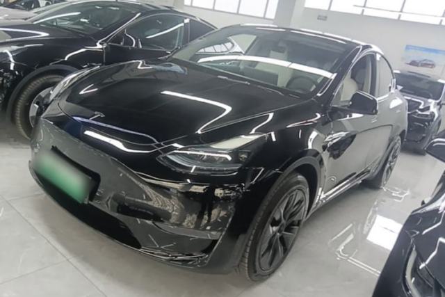 Used Tesla Model Y 2023 Long-Range All-Wheel-Drive Version