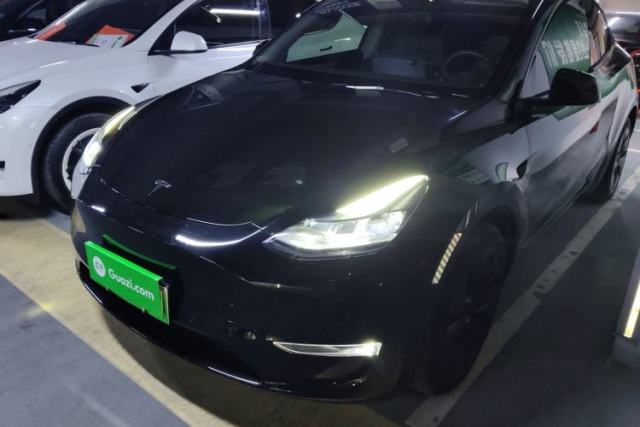 Used Tesla Model Y 2023 Long-Range All-Wheel-Drive Version